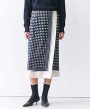GADE / モノトーンドット柄ラップ風スカート