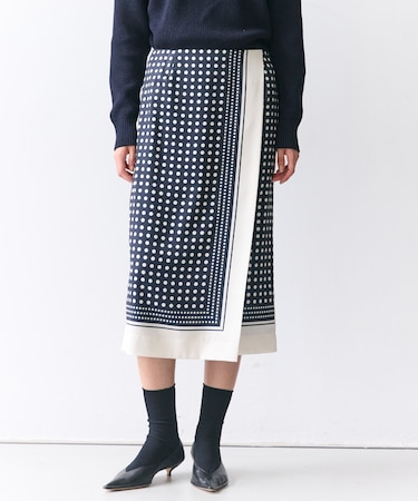 GADE / モノトーンドット柄ラップ風スカート