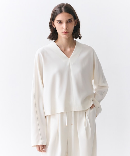 RUE / ドライタッチVネック配色ステッチブラウス