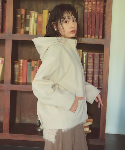 フード付きコクーンショート コート