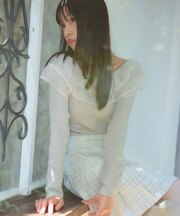 襟フリル ニット