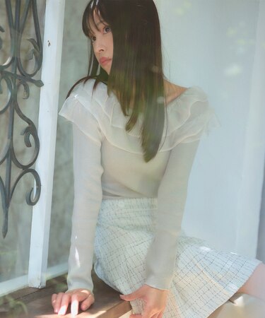 襟フリル ニット