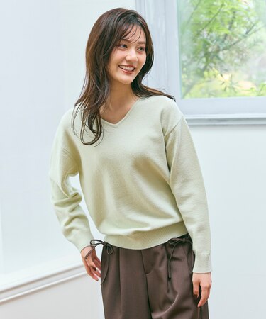 Vネックニットプルオーバー