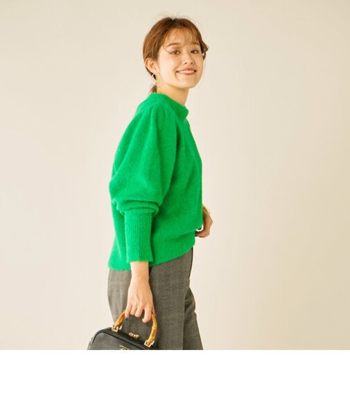 フワストレッチプルオーバーニット