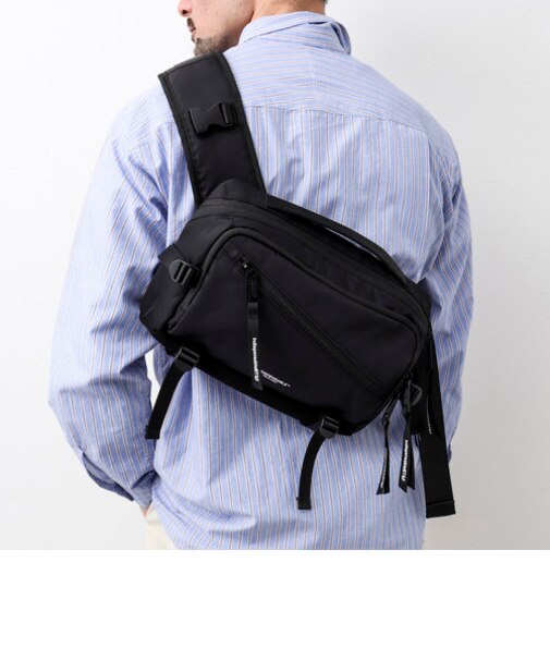 【INDISPENSABLE/インディスペンサブル】SLING BAG SNATCH ECONYL