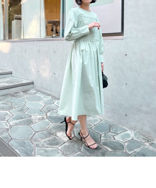 シャーリングワンピース