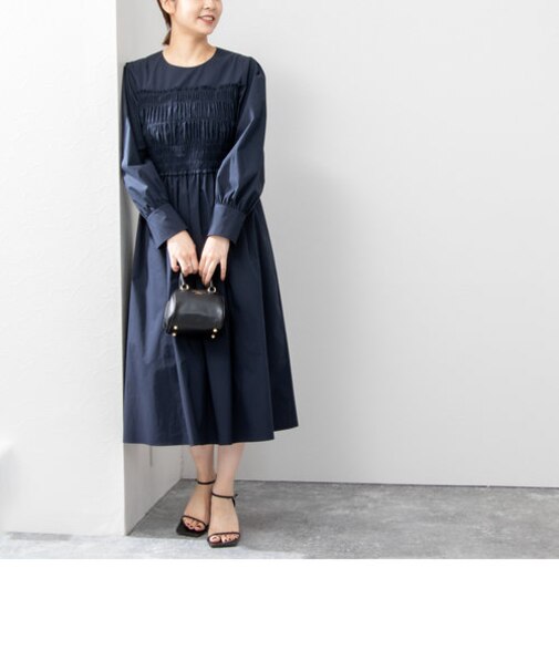 シャーリングワンピース