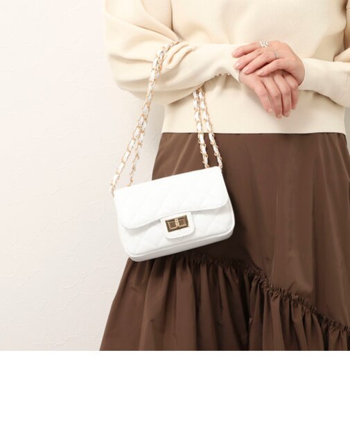 【AULENTTI/ オーレンティ】キルティングポシェット