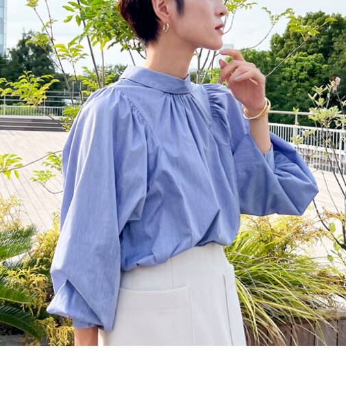 ロールネックバックリボンギャザーブラウス