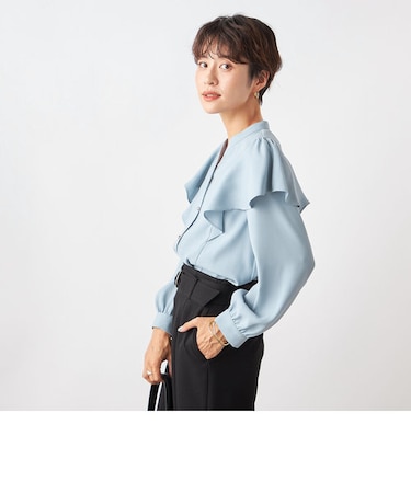 バックサテンラッフルブラウス