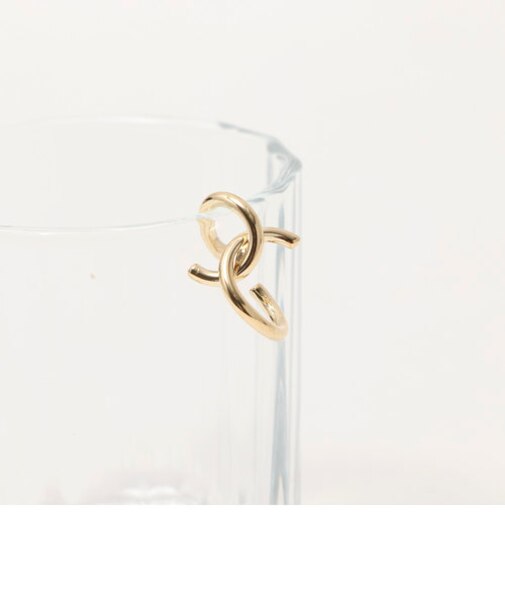 ヒネリクロスイヤーカフ