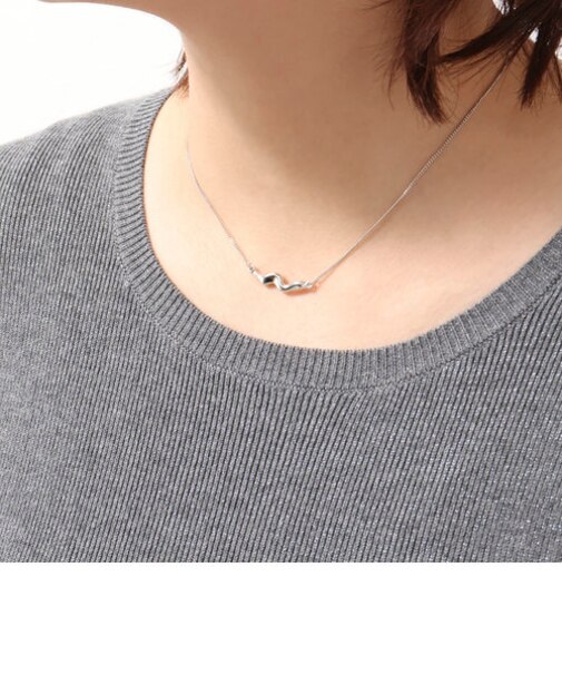 ウエーブトップネックレス