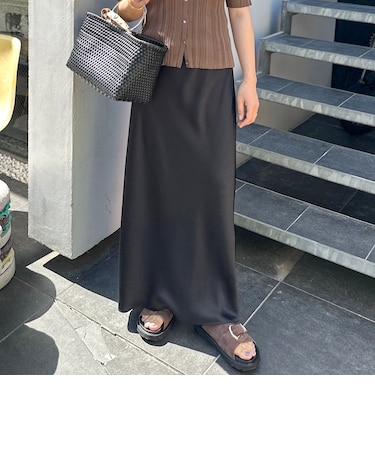 ◇【WEB限定】デザインサテンバイアスタイトスカート