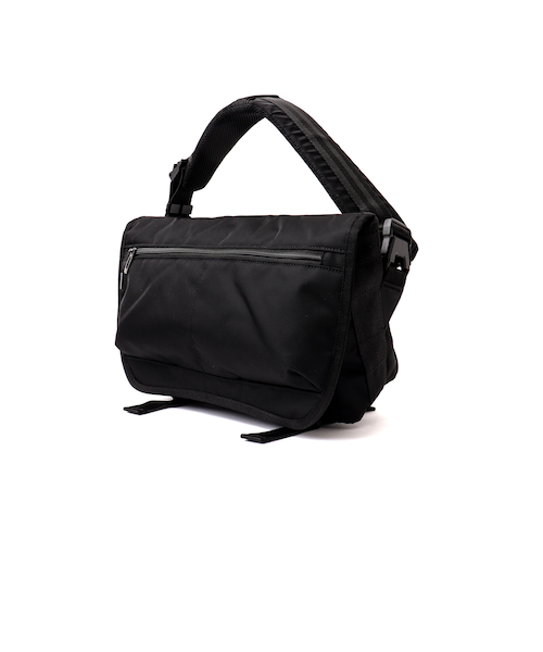 【希少品】【価格交渉可❣️】Canterbury メッセンジャーバッグ CHROME ( クローム ) メッセンジャーバッグ CTZ 15L MESSENGER