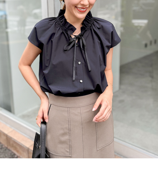 衿フリルショートスリーブシャツ