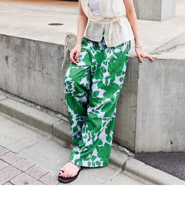 フラワープリントワイドパンツ