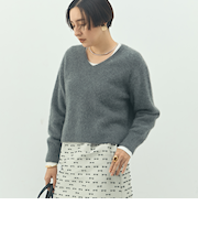 ヘアリーストレッチVネックプルオーバーニット