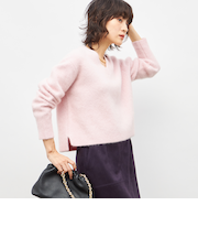 ヘアリーストレッチVネックプルオーバーニット