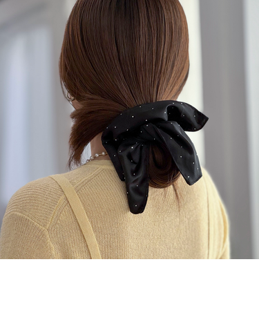 NOLLEYSサテンスクエアキラドットシュシュ