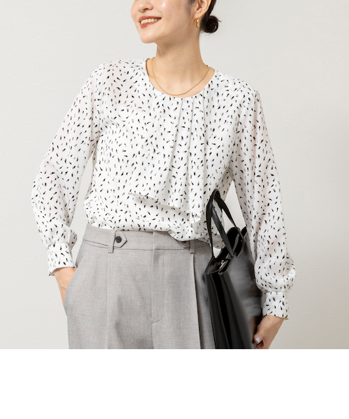 ウォッシャブルファンクショナルジョーゼットプリントタックフレアーブラウス