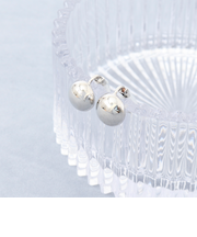 【grace grace/グラスグラス】ラウンドドームイヤリング