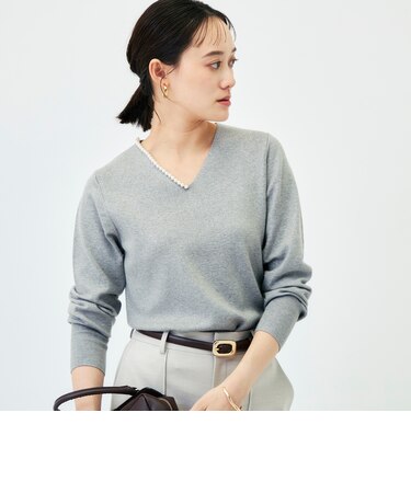 【WEB限定】《品よく映える》《手洗い可能》片衿パール総針Vネックプルオーバー