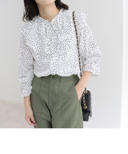 ドットラッフルカラーブラウス