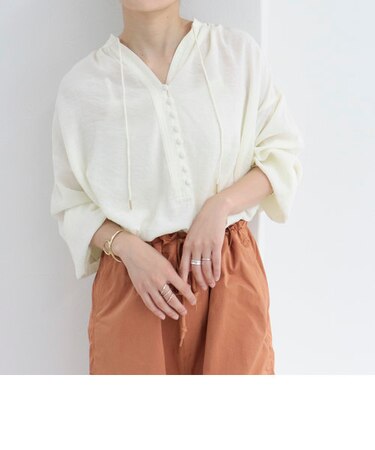 くるみ釦ギャザーブラウス