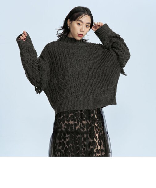 柄編みフリンジハイネックニット