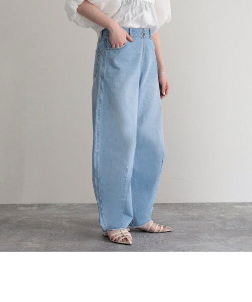 カーブデニムパンツ