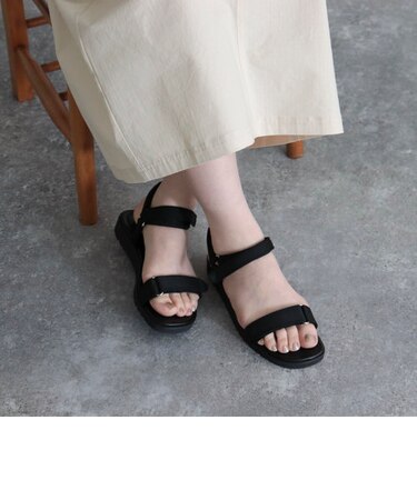 ベルクロストラップサンダル