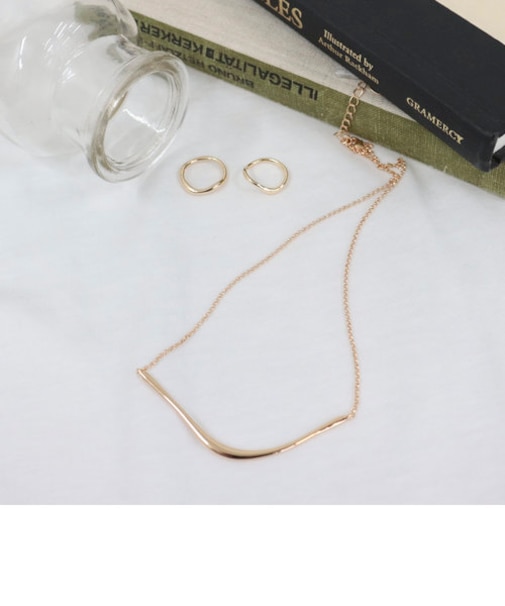 カーブトップネックレス