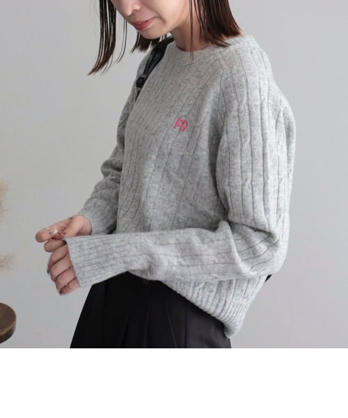 ケーブル柄刺繍入りプルオーバーニット｜フレディ＆グロスターの