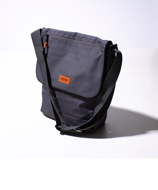 【UNIVERSAL OVERALL】VERTICALLY 縦型フラップショルダーバッグ