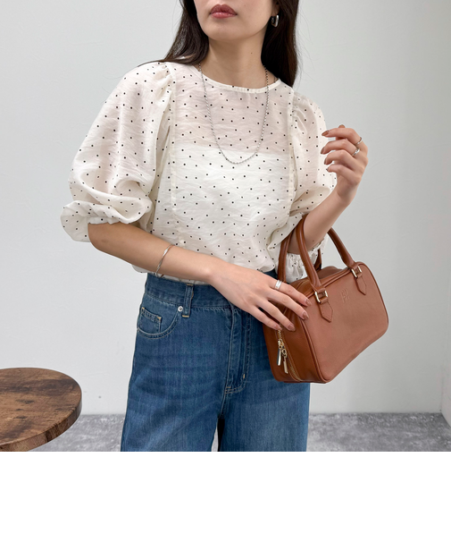 ドットボリューム袖ブラウス