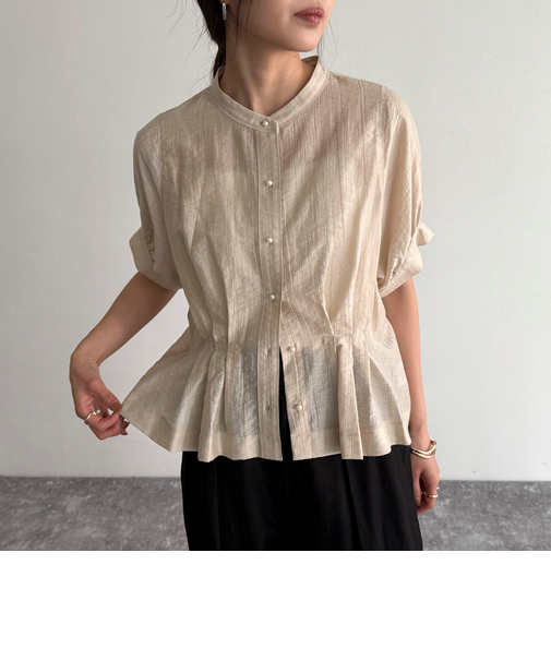 クロップドハーフスリーブブラウス