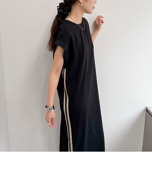 ライン入りカットジョーゼットワンピース