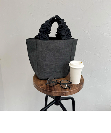 フリルハンドルラウンドトートバッグ