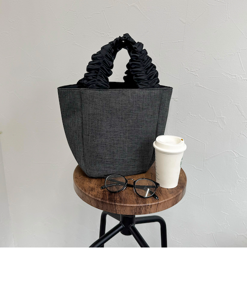 フリルハンドルラウンドトートバッグ