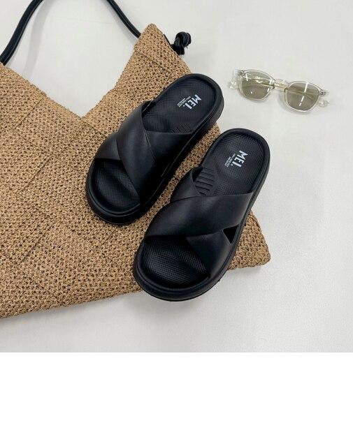 【MEI /メイ】クロスアッパーサンダル