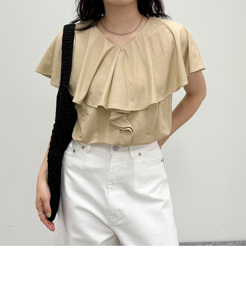 ラッフルカットソーブラウス