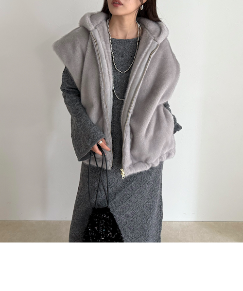 新品未使用✨LUGER ルガー フェイクファー フードロングベスト グレー F trim_ofnls_item02e9bcb87fd311e