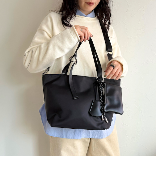 ポーチチャーム付ナイロントートバッグ