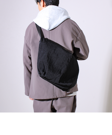 【SML/エスエムエル】STOMACH SHOULDERBAG M