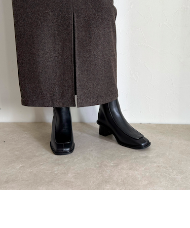 スクエアトゥブーツ