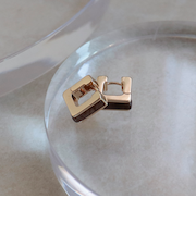 スクエアワンタッチピアス