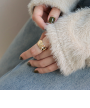 モチーフジルコリング