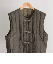 【TAION/タイオン】REVERSIBLE CHINA BUTTON INNER DOWN VEST