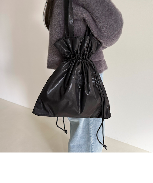 シャイニーアウトポケット刺しゅうトートバッグ