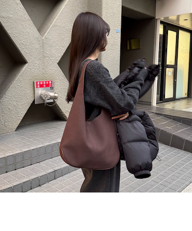 ポーチ付きラウンドワンショルバッグ